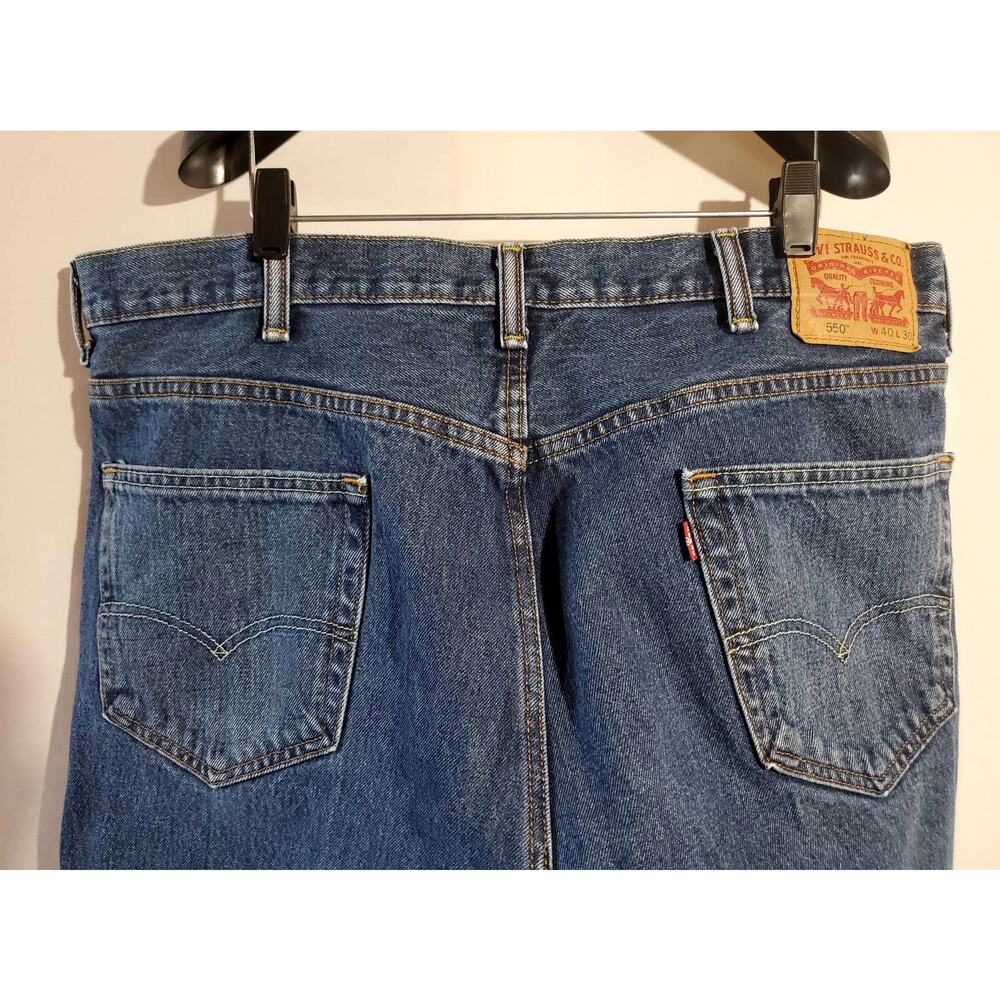 Levi's 550 Relaxed Fit Men's 40x30 Medium Wash Straight Leg Denim Blue Jeans - Picture 6 of 13